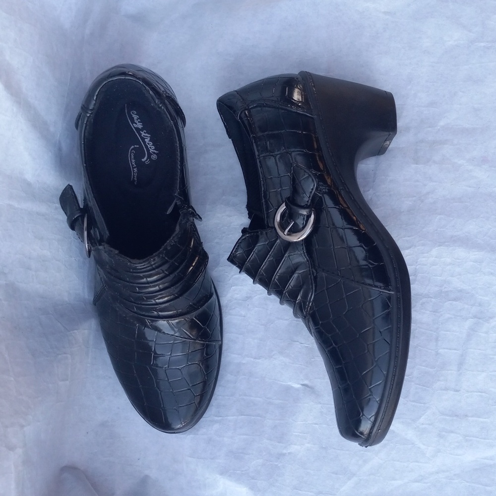 Easy Street Black Leather Side Zipper Slip On Low Heel Booties Size 6.5